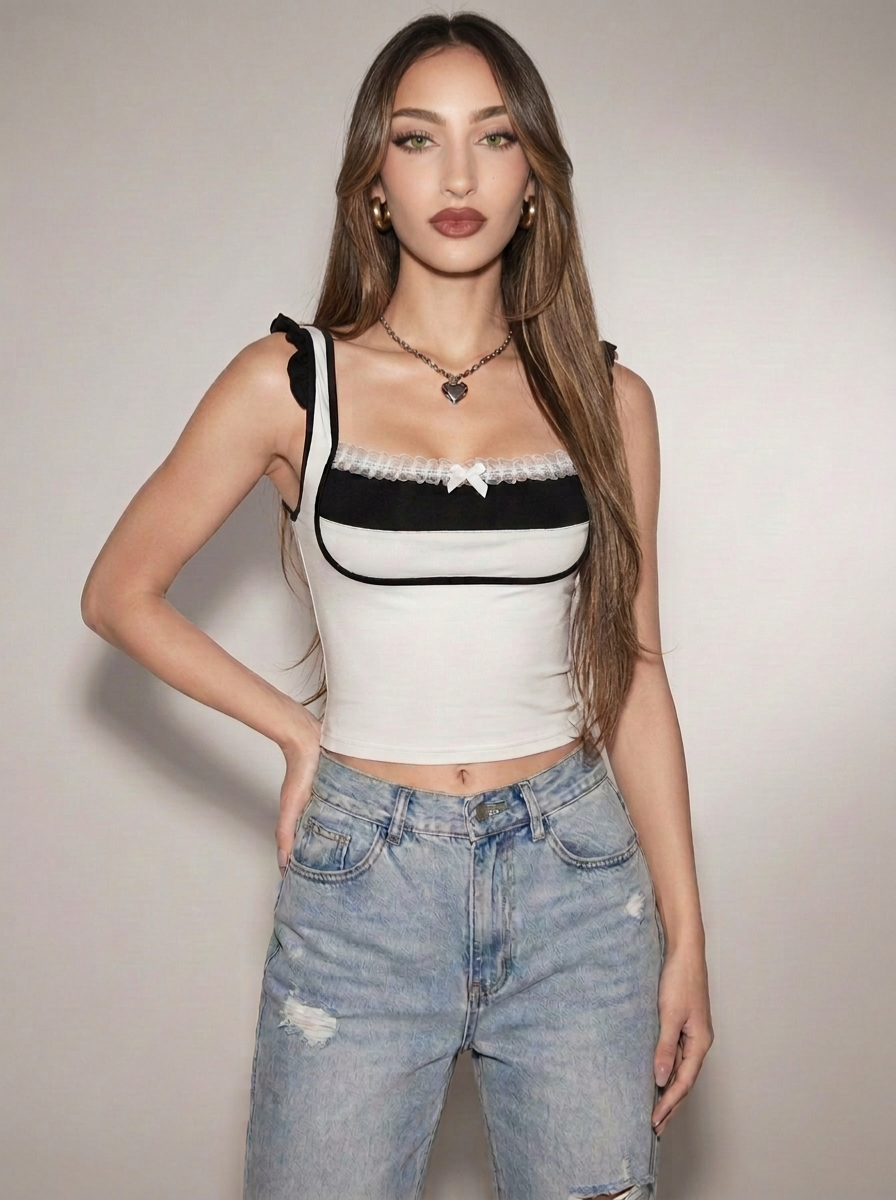 Women's Fashion Lace Edge Collision Color Slimming Thin Short Undershirt