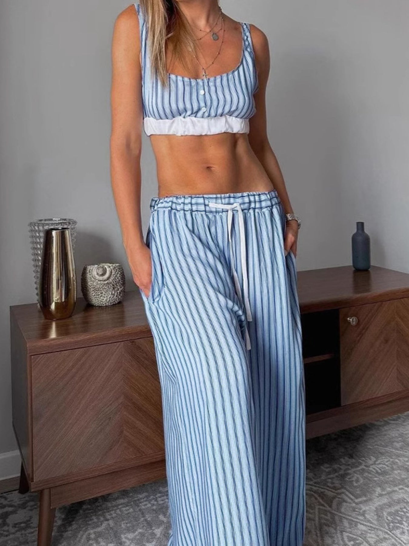 08ed5e275e044f42b3742380f2c56350-Max