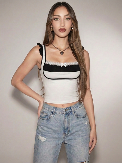 Women's Fashion Lace Edge Collision Color Slimming Thin Short Undershirt