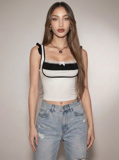 Women's Fashion Lace Edge Collision Color Slimming Thin Short Undershirt